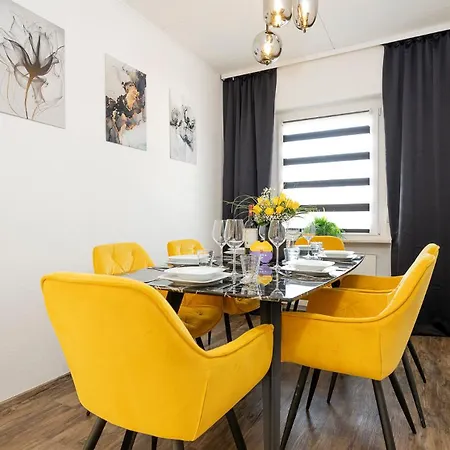 Luxx Mm, Airport- Fuer 7 Personen-parken-kueche Apartment *