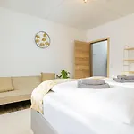 Luxx Mm, Airport - Parkplatz - Kueche - Balkon Apartmán Trunkelsberg