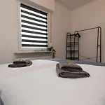Apartmán Luxx Mm, Airport - Parkplatz - Kueche - Balkon Trunkelsberg
