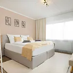 Luxx Mm, Airport - Parkplatz - Kueche - Balkon Apartmán