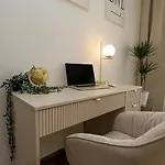 Apartmán Luxx Mm, Airport - Parkplatz - Kueche - Balkon