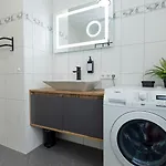 Luxx Mm, Airport - Parkplatz - Kueche - Balkon *