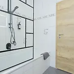 Apartmán Luxx Mm, Airport - Parkplatz - Kueche - Balkon Trunkelsberg