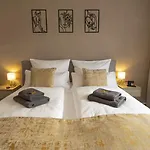 Luxx Mm, Airport - Parkplatz - Kueche - Balkon Apartmán Trunkelsberg