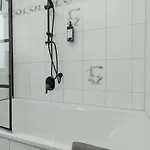 Apartmán Luxx Mm, Airport - Parkplatz - Kueche - Balkon Trunkelsberg