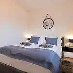 Luxx Mm, Airport - Parkplatz - Kueche - Balkon Trunkelsberg