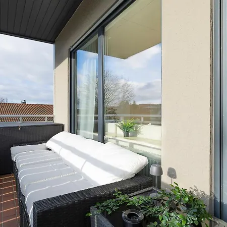 Luxx Mm, Airport - Parkplatz - Kueche - Balkon