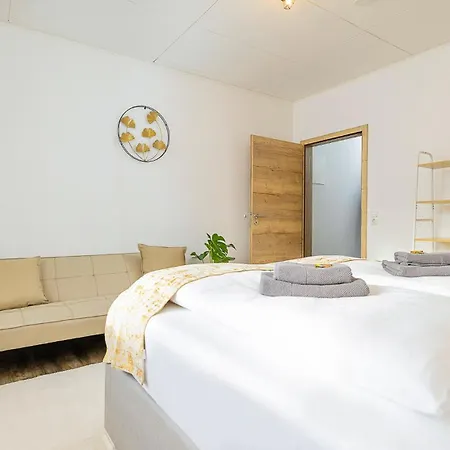 Luxx Mm, Airport - Parkplatz - Kueche - Balkon Apartman Trunkelsberg