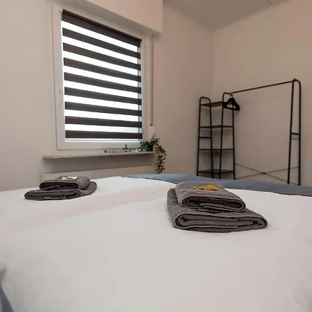 Apartman Luxx Mm, Airport - Parkplatz - Kueche - Balkon Trunkelsberg