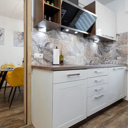 Luxx Mm, Airport - Parkplatz - Kueche - Balkon Trunkelsberg