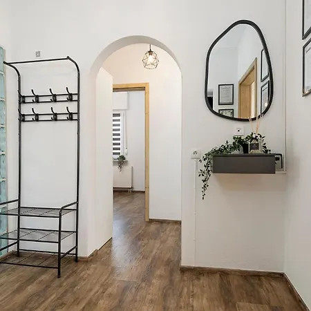 Luxx Mm, Airport - Parkplatz - Kueche - Balkon * Trunkelsberg