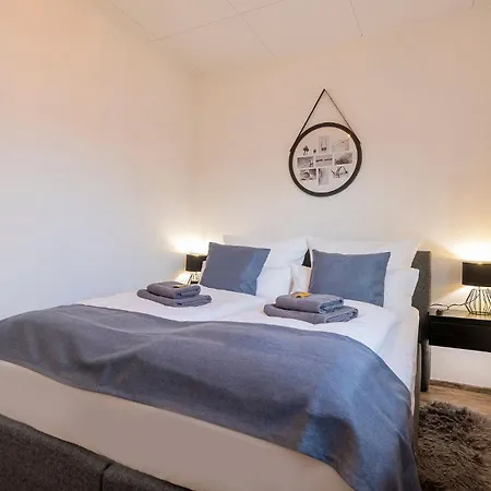 Luxx Mm, Airport - Parkplatz - Kueche - Balkon Trunkelsberg
